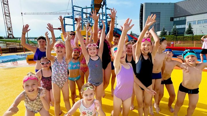 Nauka pływania dla dorosłych w Aquademy, Zasady bezpieczeństwa podczas pływania na wakacjach, Technika pływania kraulem na wakacjach, Nauka pływania w Lubinie, przygotowanie pływackie do wakacji